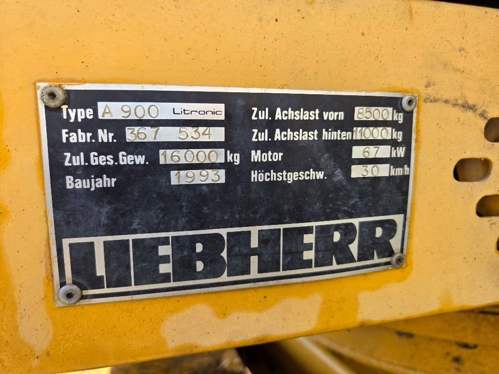 Liebherr A900